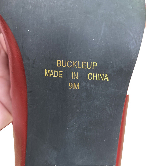 Vintage Carriage Court Buckleup Red Pumps Gold Buckles 9M Mid Heel Career Shoes - Picture 11 of 12